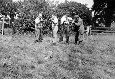 Cecil Baxter and brothers at Mannington August 1939