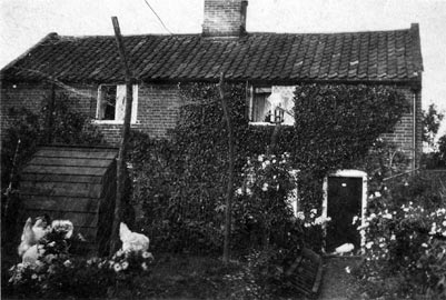 Baxters' cottage 1927